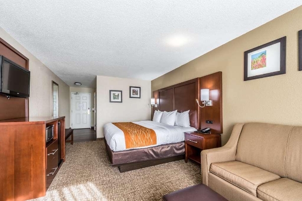 Comfort Inn and Suites Dayton North
